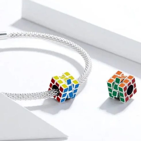 Ezüst charm, Rubik-kocka