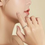 Ezüst gyűrű fonatos struktúrával, 8 