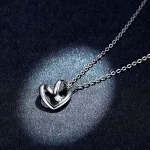 Ezüst nyaklánc kristályos szívvel