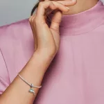 Ezüst charm, delfin