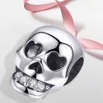 Ezüst charm, koponya