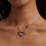 Ezüst nyaklánc dupla szív medállal, pillangóval