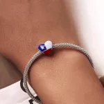 Ezüst charm, szív, zászlómintás