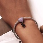 Ezüst charm, macska légballonnal