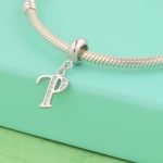 Ezüst charm, P betű
