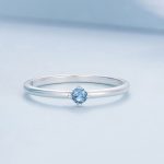 Ezüst női gyűrű kék cirkóniumkristállyal, 6