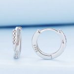 Ezüst fülbevaló csapos karika