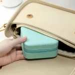 Ékszerdoboz charmoknak, gyűrűknek, karkötőknek, láncoknak, hordozható, kék