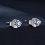 Ezüst fülbevaló moissanite kővel