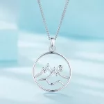 Ezüst nyaklánc, hegy medállal