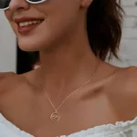 Ezüst nyaklánc, hegy medállal