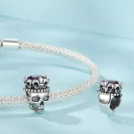 Ezüst charm, koponya
