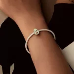 Ezüst charm, avokádó