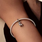 Ezüst charm, bulldog