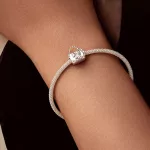 Ezüst charm, női táska