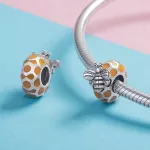 Ezüst charm, méhecske