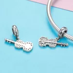 Ezüst charm, hegedű