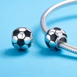 Ezüst charm, futball-labda