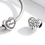 Ezüst charm, szív, mom felirattal, szivárványos kristályokkal