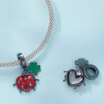 Ezüst charm, szerencse