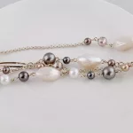 Gyöngyökkel díszített, hosszú nyaklánc, ezüst színben 