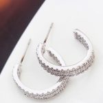 Köves kerek fülbevaló, Rhodium