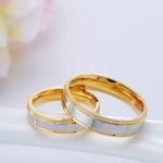 Férfi karikagyűrű, nemesacél, aranyszínű, 9 