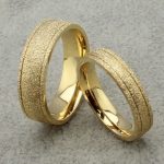 Férfi karikagyűrű, nemesacél, aranyszínű, 8