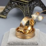 Férfi karikagyűrű hullámvonallal, nemesacél, arany, 12