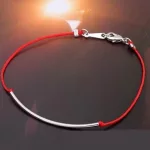 Piros zsinór karkötő, Rhodium