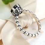 Ezüst gyűrű fekete kristállyal, 8