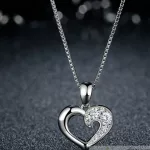Romantikus ezüst nyaklánc szív alakú medállal
