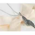 Ezüst nyaklánc madártoll függővel