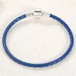 Fonott karkötő, bőr, kék, ezüst kapoccsal, 18 cm