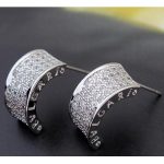 Félkör alakú fülbevaló, Kristály