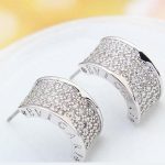 Félkör alakú fülbevaló, Kristály