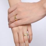 Női karikagyűrű, nemesacél, aranyszínű, 8 