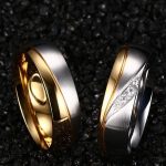 Férfi karikagyűrű, nemesacél, aranyszínű, 9 