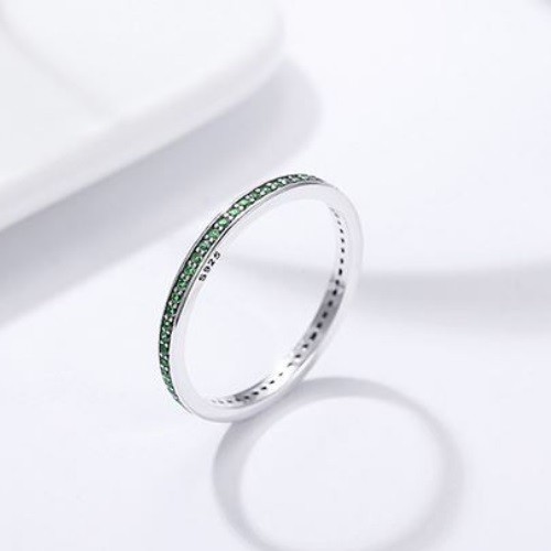 Ezüst gyűrű kristályokkal, zöld, 8-as méret