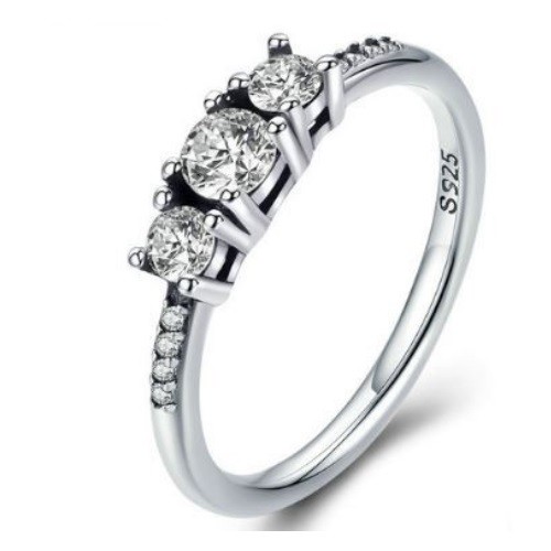 Ezüst gyűrű három kristállyal, 6-os méret