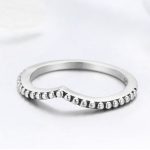 Ezüst gyűrű kristályokkal, csepp alakú, 7