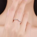 Ezüst gyűrű kristályokkal, csepp alakú, 7