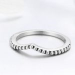 Ezüst gyűrű kristályokkal, csepp alakú, 8