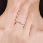 Ezüst gyűrű kristályokkal, csepp alakú, 8