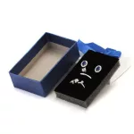 Ékszerdoboz kék masnival, papír, 8 x 5 cm.
