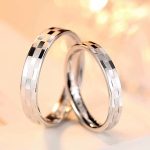 Ezüst férfi karikagyűrű, csiszolt, 8-as méret