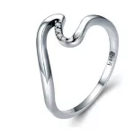 Ezüst gyűrű hullámos formával, 7