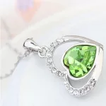 Nyaklánc szív a szívben medállal, Swarovski kristállyal díszített, peridot