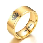 Nemesacél férfi karikagyűrű, "Her King" felirattal, arany színű, 10