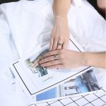 Nemesacél női karikagyűrű geometrikus mintával, cirkóniumkristállyal 5